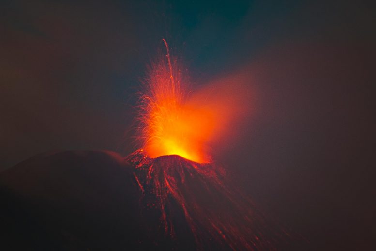 岩浆结晶：为什么一些火山爆发更具爆炸性