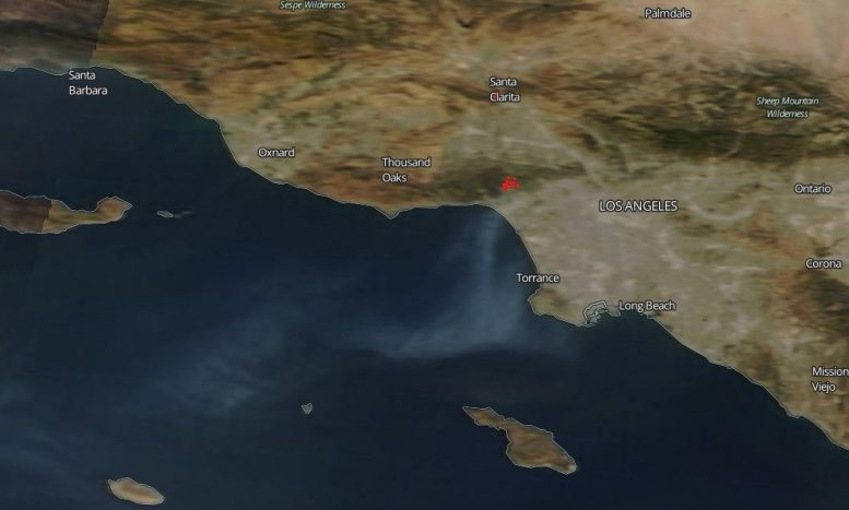 美国宇航局卫星图像 - 南加州的盖蒂火继续燃烧