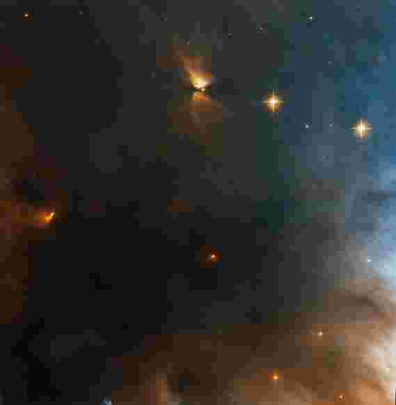 Hubble在NGC 1333反射星云中间谍恒星“队友”冠军联赛