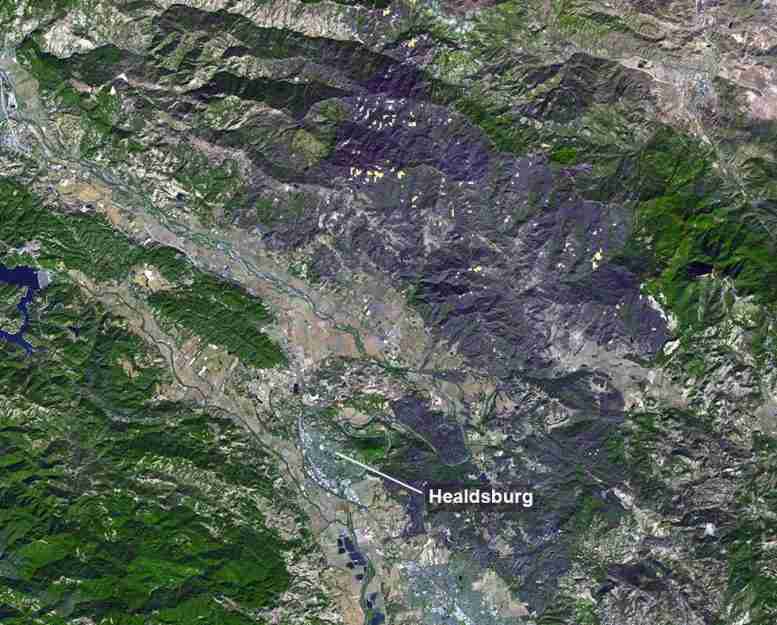 美国宇航局的Terra卫星图片加州的kincade火烧疤痕从太空