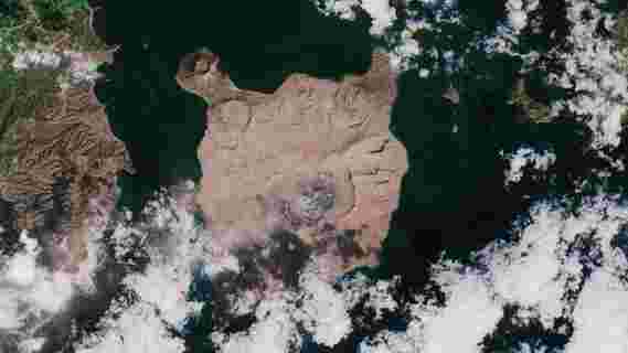 菲律宾的塔尔火山爆发–欣赏令人难以置信的卫星景观
