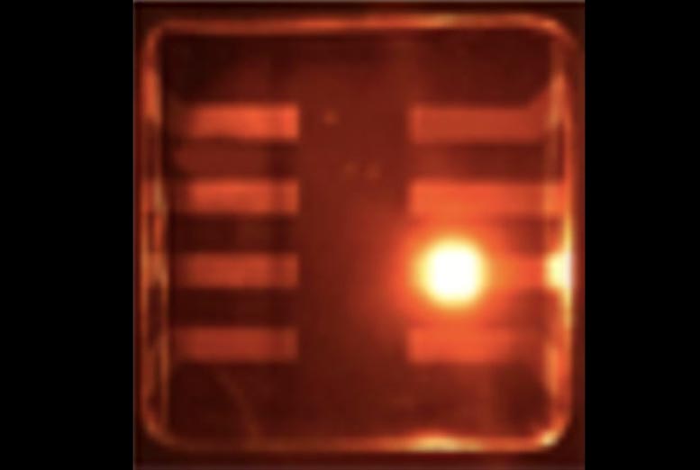 设计有胶体量子点的LED可以用作激光器