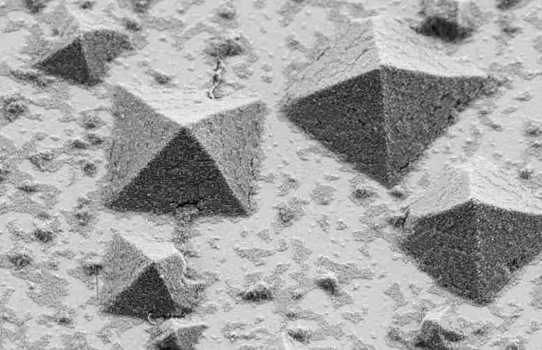 关于表面如何形成晶体的新发现推动了半导体和纳米技术的发展