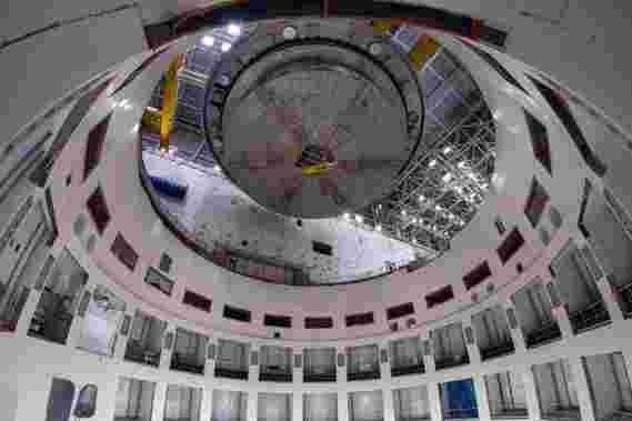ITER Fusion Reactor Tokamak集会开始 - 世界上最大的国际科学合作