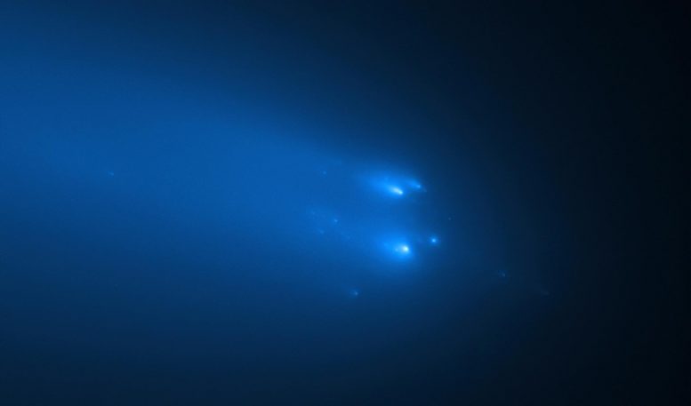 哈勃太空望远镜捕获的ATLAS彗星的壮观崩解