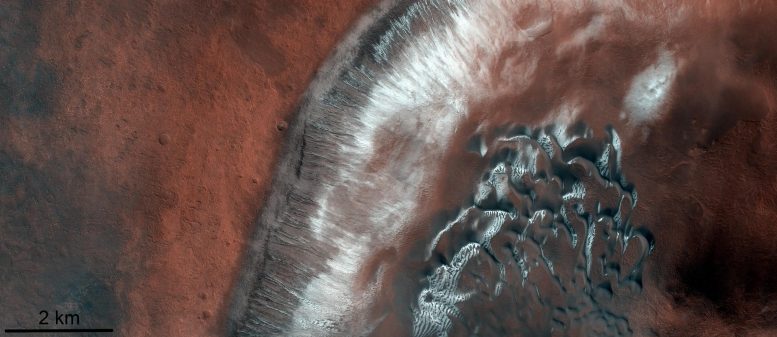 令人难以置信的新图像来自exomars orbiter捕获Martian Craters的春天