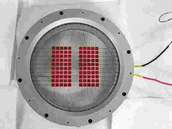 研究人员发明了高性能混合太阳能转换器