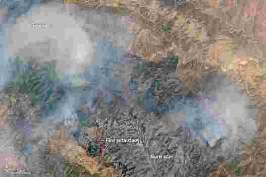 从太空中观察到的大量矿物火灾 - 加利福尼亚州烧了超过28,000英亩