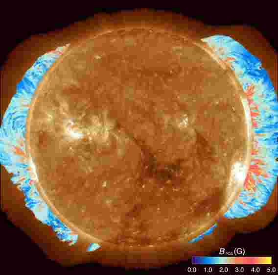 太阳物理学家首次测量太阳日冕的全球磁场-这是惊人的地图