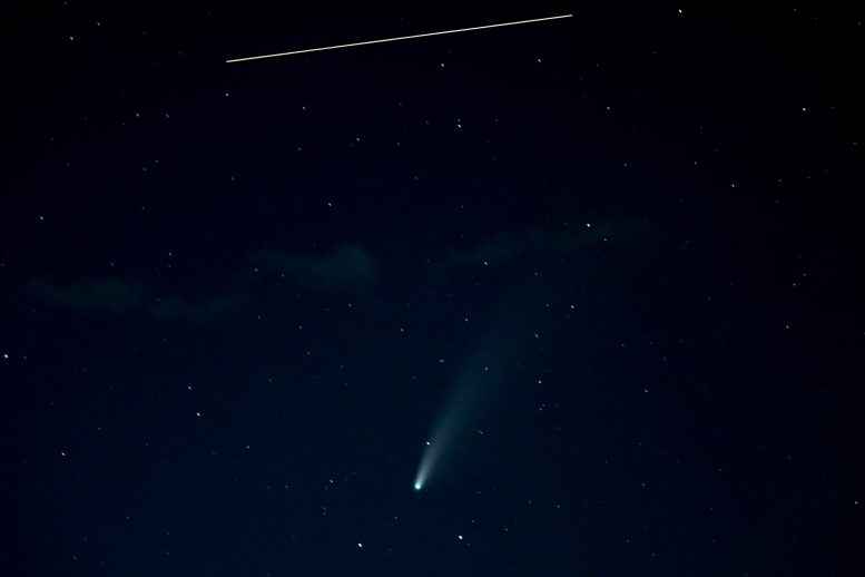令人惊叹的照片捕获彗星神经内容的国际空间站