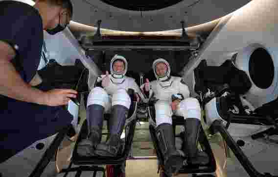 “它还活着！”– NASA SpaceX巨龙宇航员讲述激动人心的重返地球和令人惊讶的“低于零”高度飞溅