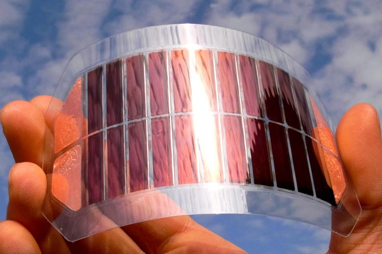 两层优于一个高效的太阳能电池 - 价格合理的薄膜太阳能电池，效率为34％