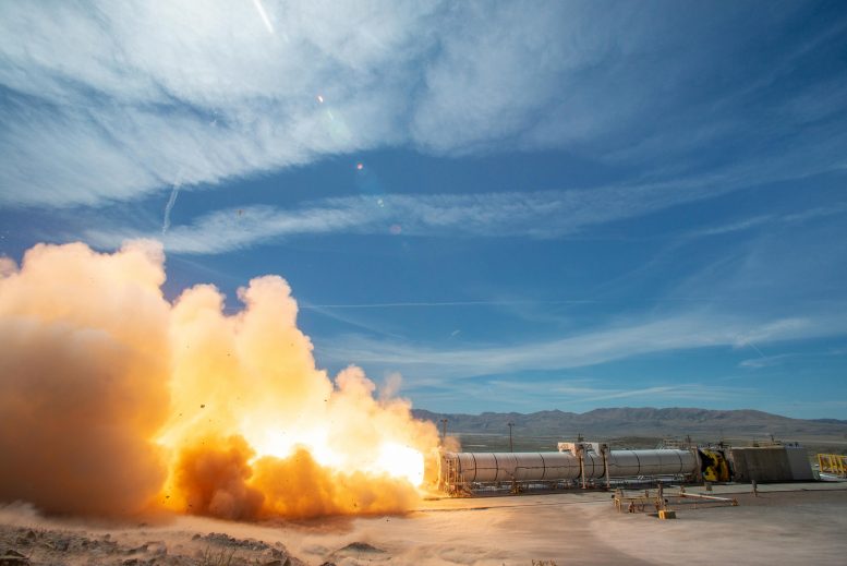 NASA SLS火箭助推器热火试验产生的推力超过300万磅[视频]
