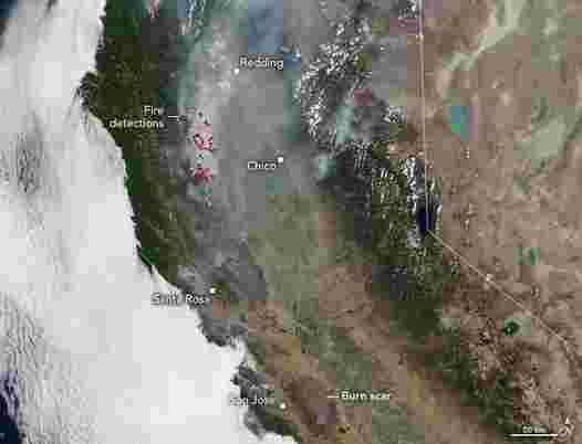 横跨北加州的无情野火留下巨大的烧伤痕迹