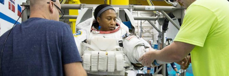 美国宇航局宇航员珍妮特·埃普斯将成为空间站的第一位黑人女性乘员