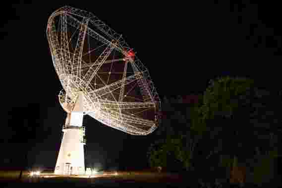 通过升级的巨型Metrewave Radio Telescope测量的遥远星系中的氢气质量