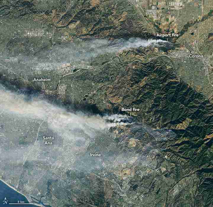 卫星捕捉新的火灾烧焦了南加州山的山丘