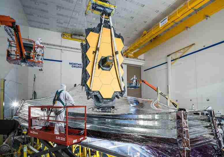 NASA詹姆斯·韦伯太空望远镜的太阳盾在最终测试中成功展开并产生张力