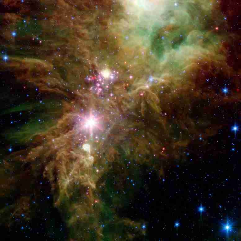 斯必泽太空望远镜发现了恒星雪花星团