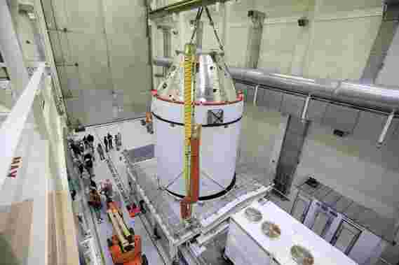 猎户座航天器准备为美国宇航局的阿提米斯一号超越月球加油