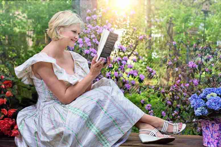 科学研究揭示了在户外阅读的好处