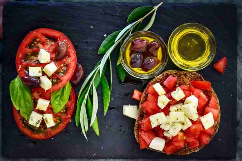 地中海饮食可能有助于前列腺癌的男性