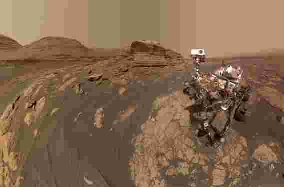 NASA的好奇号火星漫游车以“ Mont Mercou”拍摄令人惊叹的自拍照