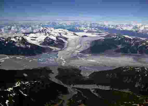融化冰川有助于阿拉斯加地震，导致土地每年上涨1.5英寸